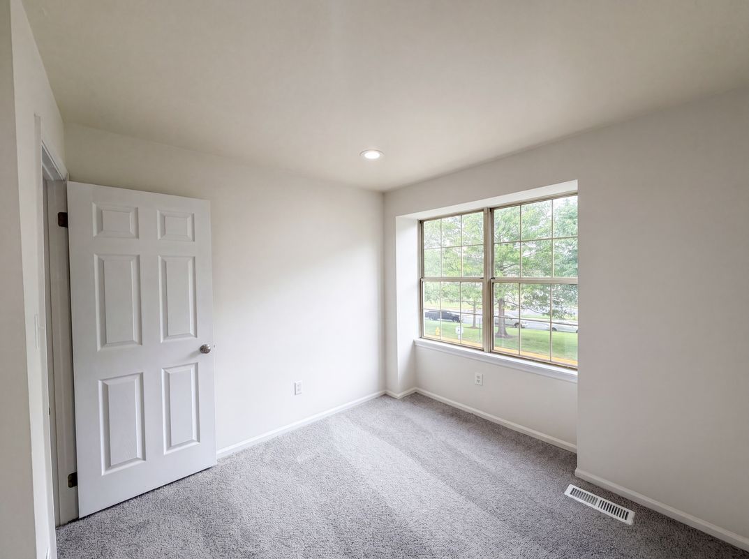 Photo 25 of 48 of 8641 Centerton Ln, Manassas, VA