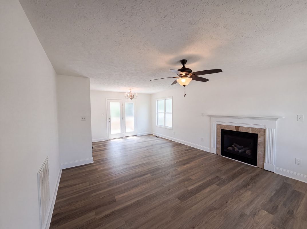 Photo 6 of 17 of 505 Old Warden Way, Hope Mills, NC