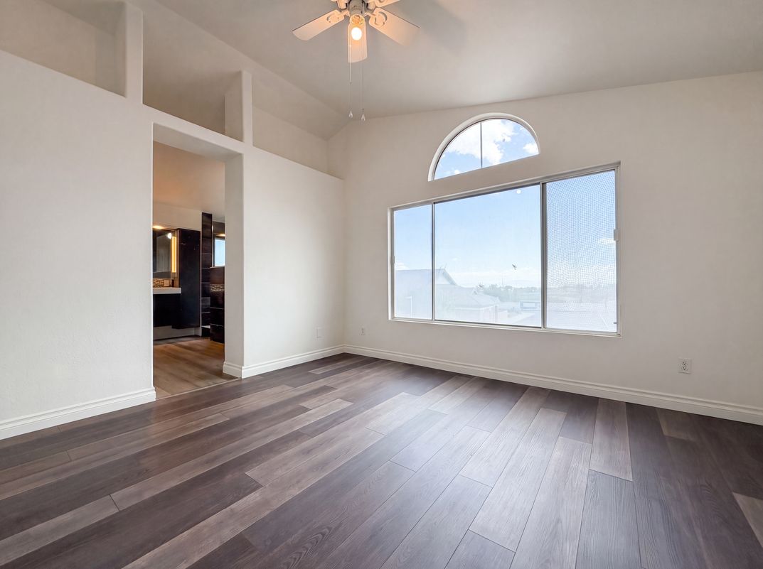 Photo 11 of 22 of 7504 Holloran Ct, Las Vegas, NV