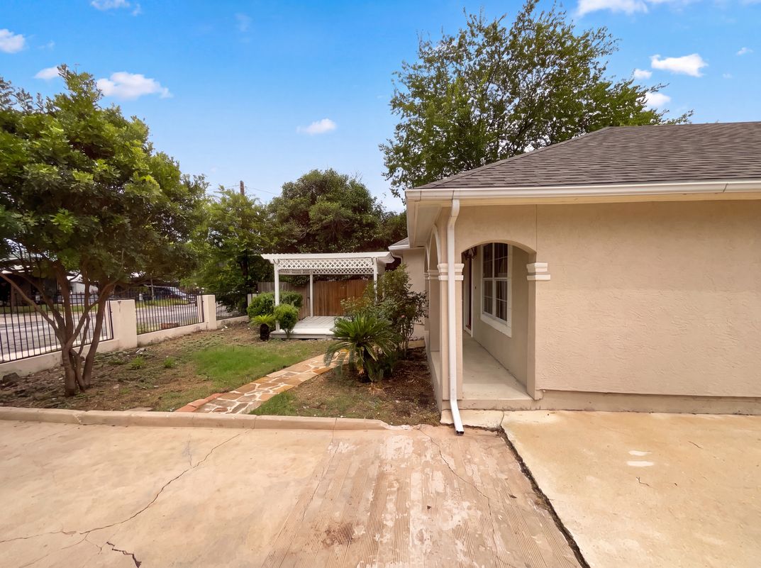Photo 17 of 19 of 1918 Arbor Pl, San Antonio, TX