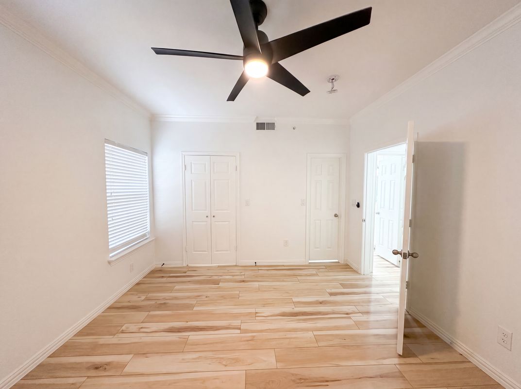Photo 5 of 19 of 2601 Preston Rd, Plano, TX