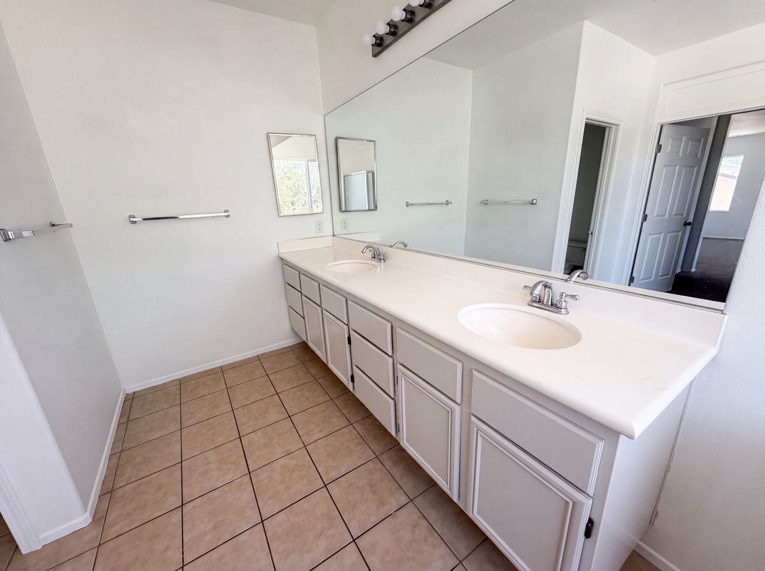 Photo 21 of 28 of 3147 W Lingard St, Lancaster, CA