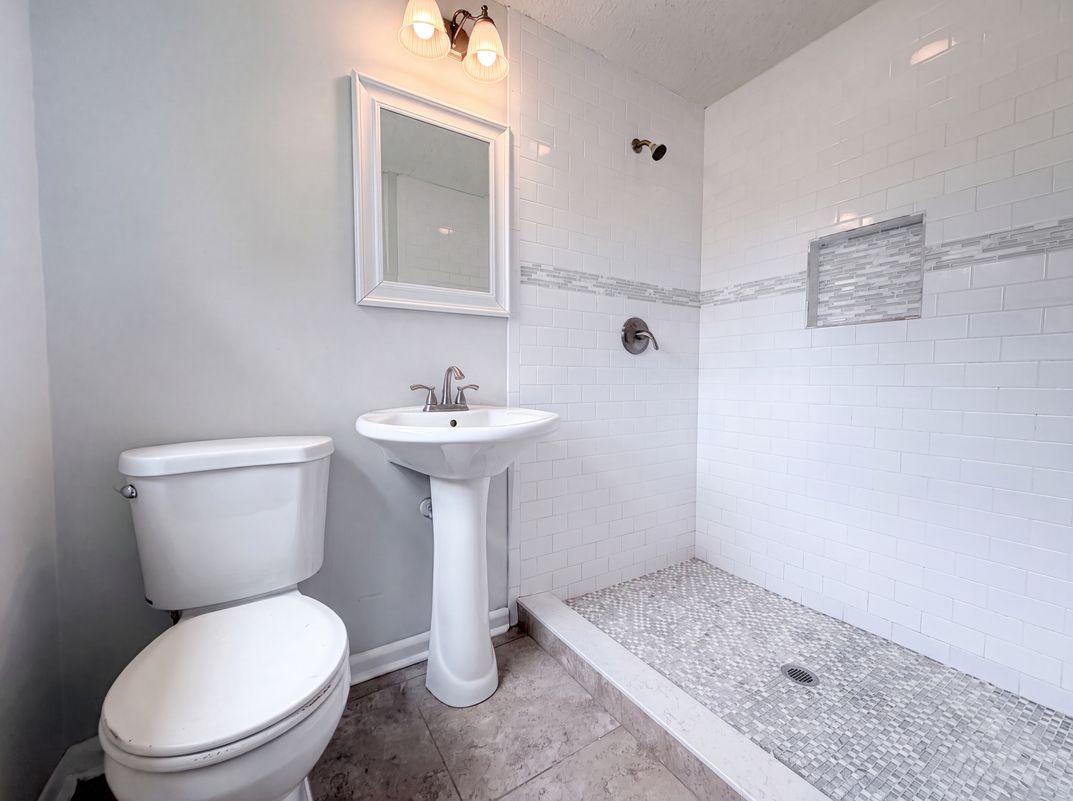 Photo 16 of 21 of 411 Capricorn Ln, Orange Park, FL