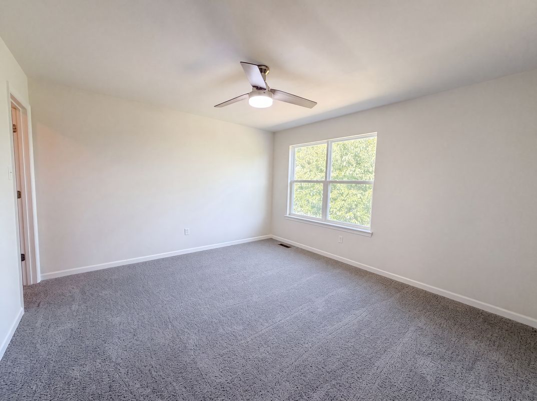 Photo 11 of 28 of 5945 Hawkins Ridge Ct, Saint Louis, MO