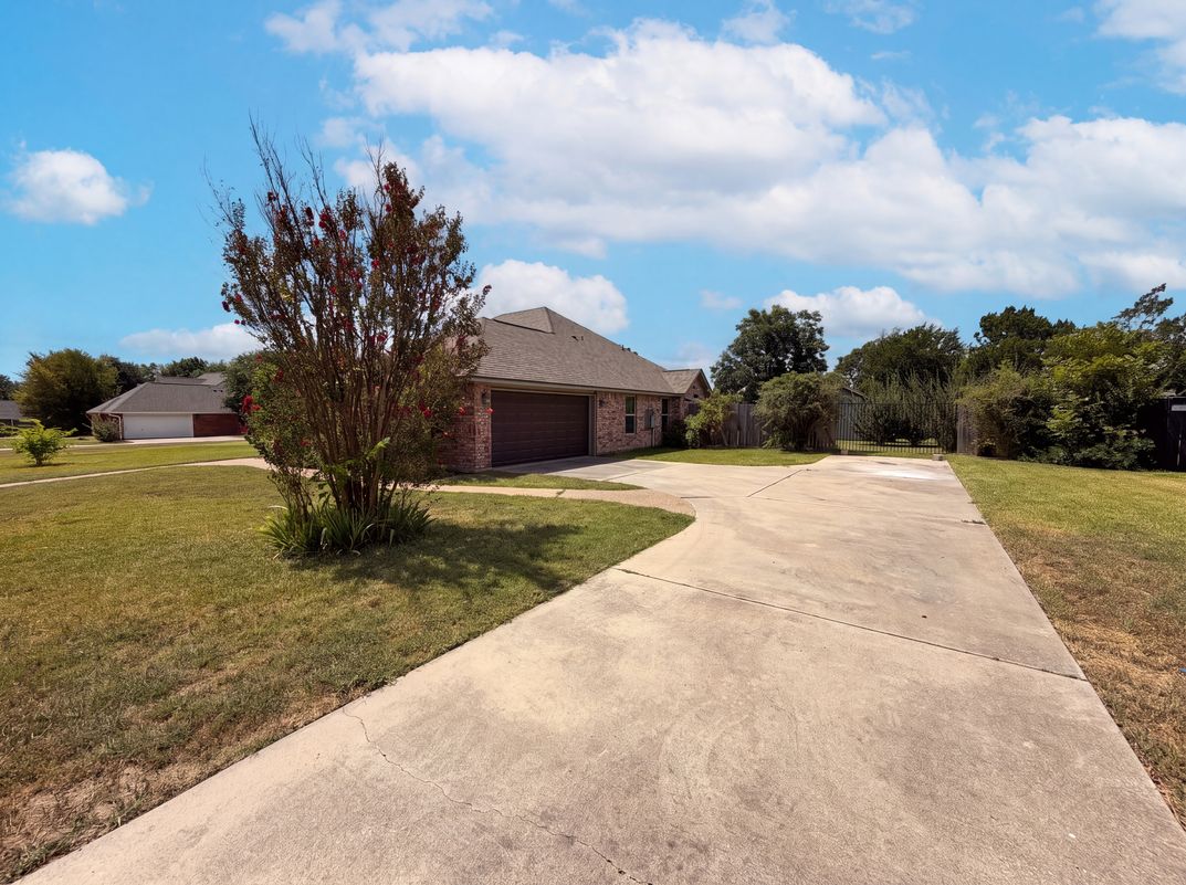 Photo 14 of 16 of 11117 Weatherford Dr, Belton, TX