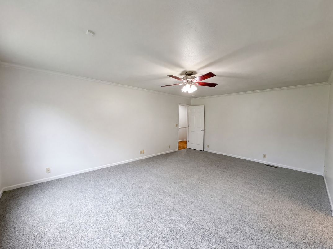 Photo 4 of 37 of 3146 Lora Dr, Maryville, TN