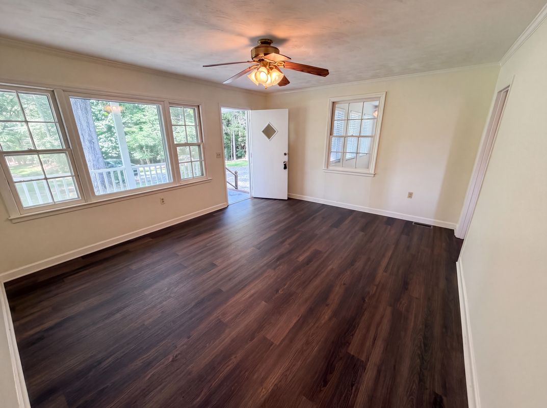 Photo 18 of 23 of 5100 Robinwood Dr, Charlotte, NC