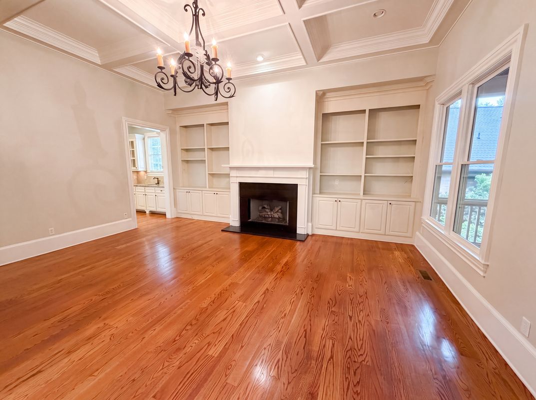 Photo 4 of 30 of 256 Hanson Way, Marietta, GA