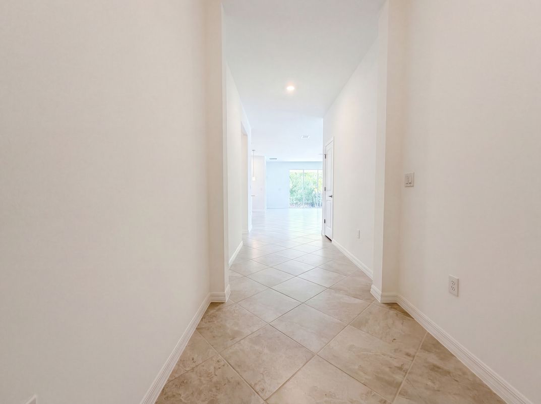 Photo 10 of 34 of 3818 NW 46th St, Cape Coral, FL