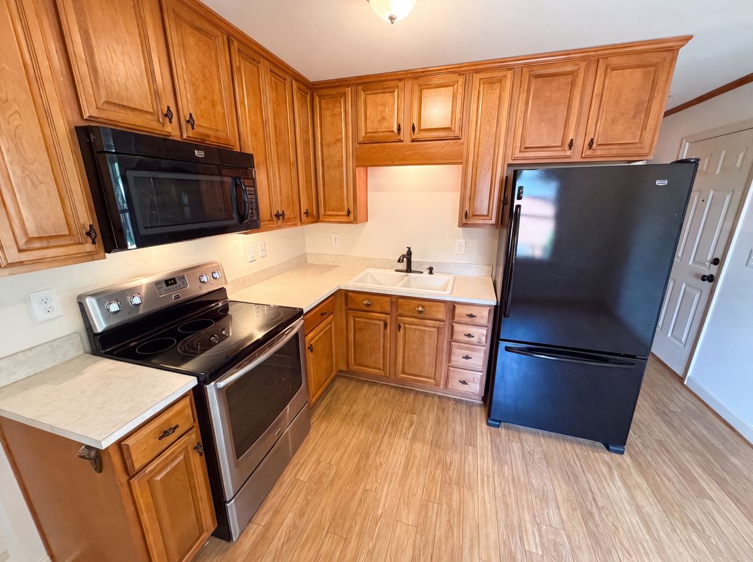 Photo 10 of 23 of 713 Ridgedale Ct, Charlotte, NC