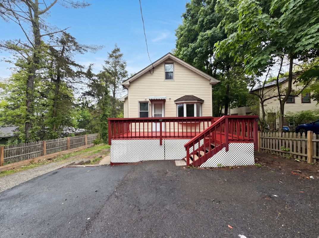 Property photo 1 of 20 Alpine Rd