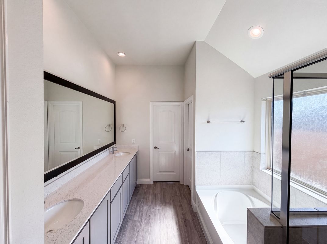 Photo 10 of 20 of 1530 Woodmere Dr, Krum, TX