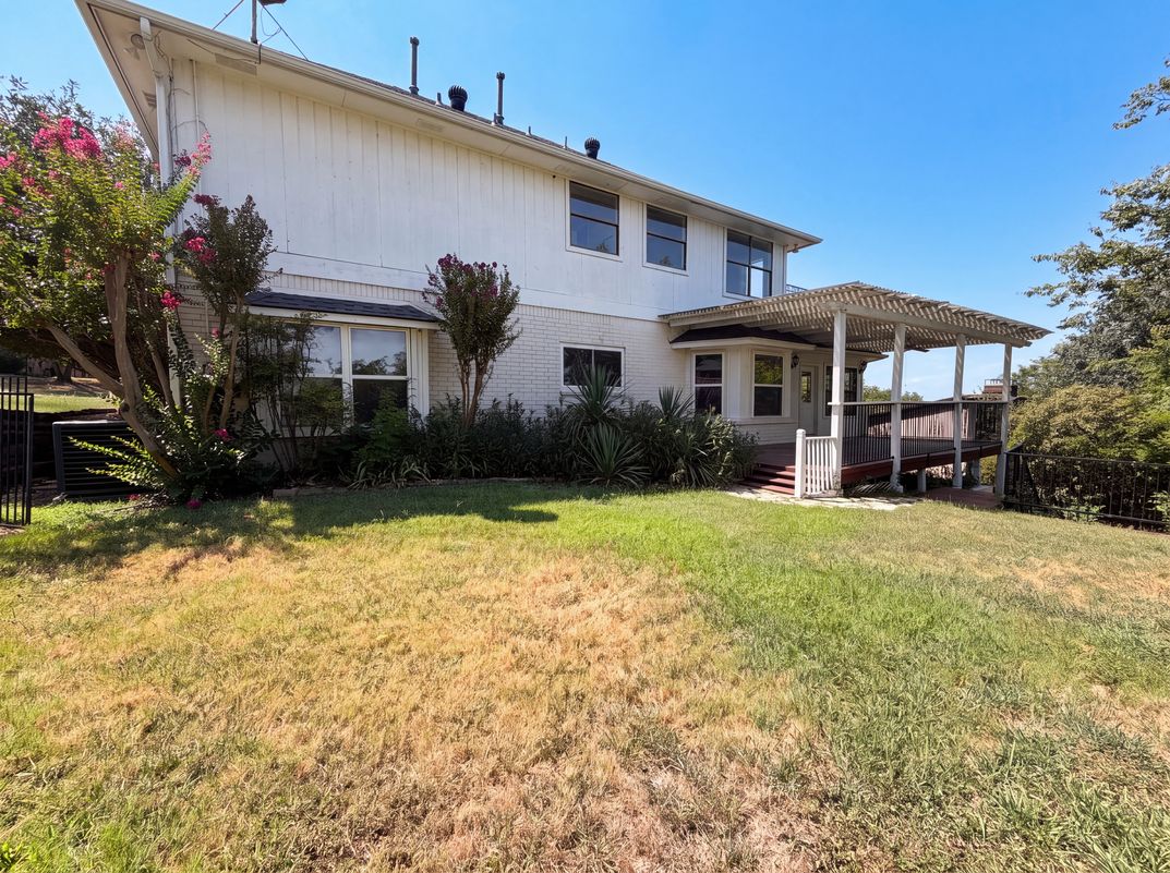 Photo 5 of 23 of 7632 Westwind Dr, Fort Worth, TX