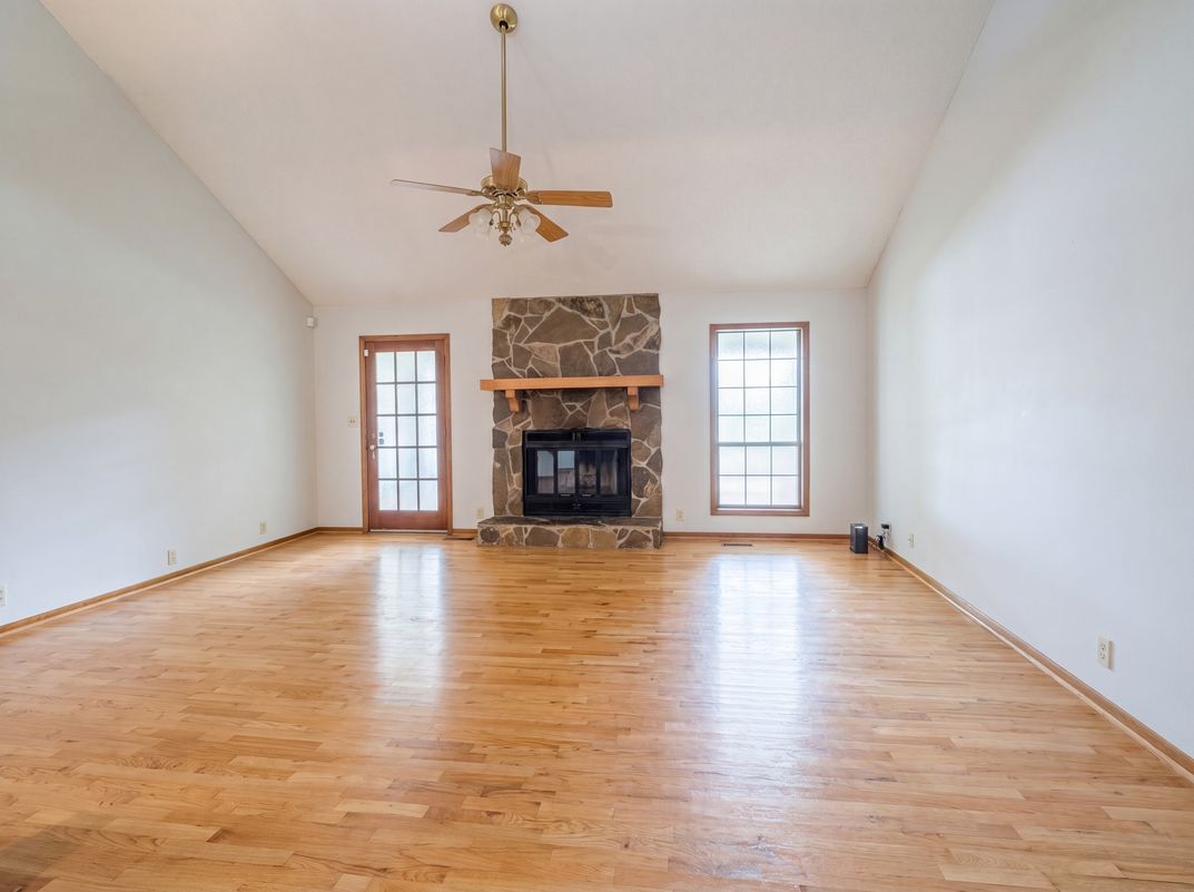 Photo 3 of 18 of 120 Bay Ct, Eatonton, GA