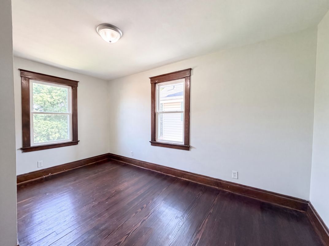 Photo 15 of 23 of 4804 Greenlee Ave, Cincinnati, OH