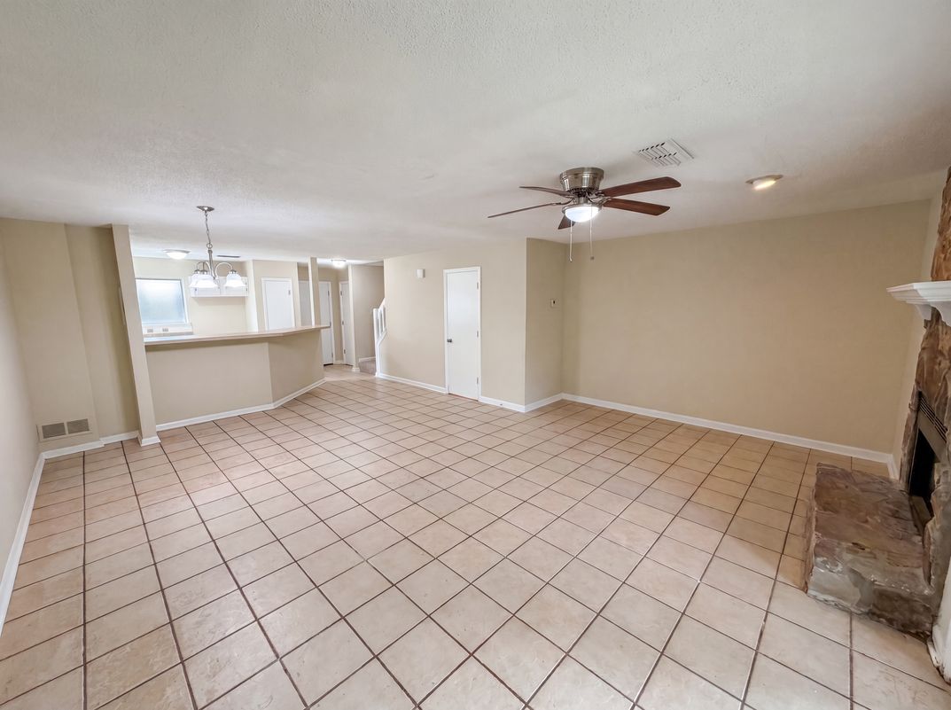 Photo 6 of 24 of 3271 Tennington Pl, Lawrenceville, GA
