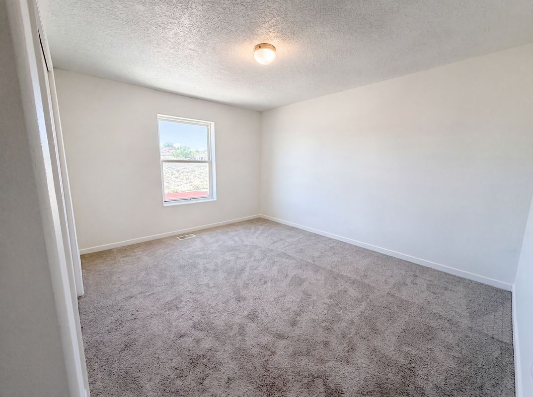 Photo 15 of 22 of 2516 Milagro Ridge Ct NE, Rio Rancho, NM