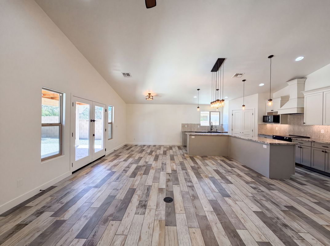 Photo 8 of 28 of 8747 W Lone Cactus Dr, Peoria, AZ