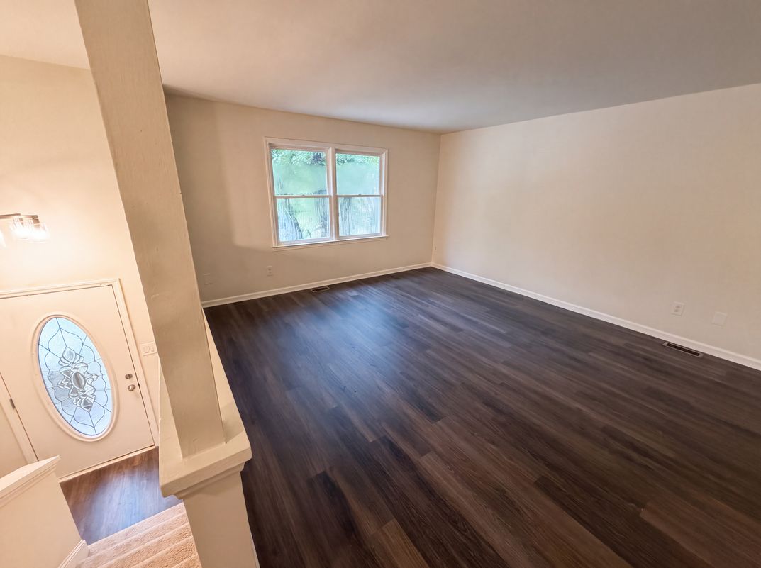 Photo 7 of 28 of 6409 Tivoli Ct, Charlotte, NC