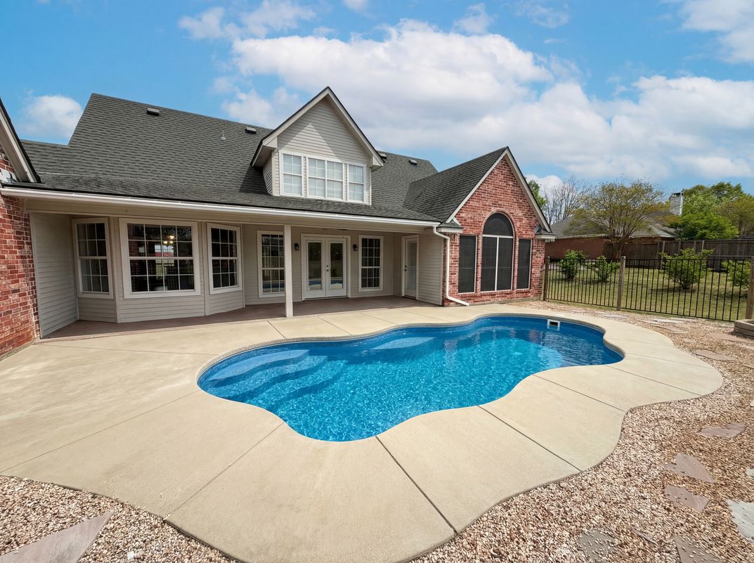 Photo 5 of 22 of 4014 Ovilla Rd, Waxahachie, TX