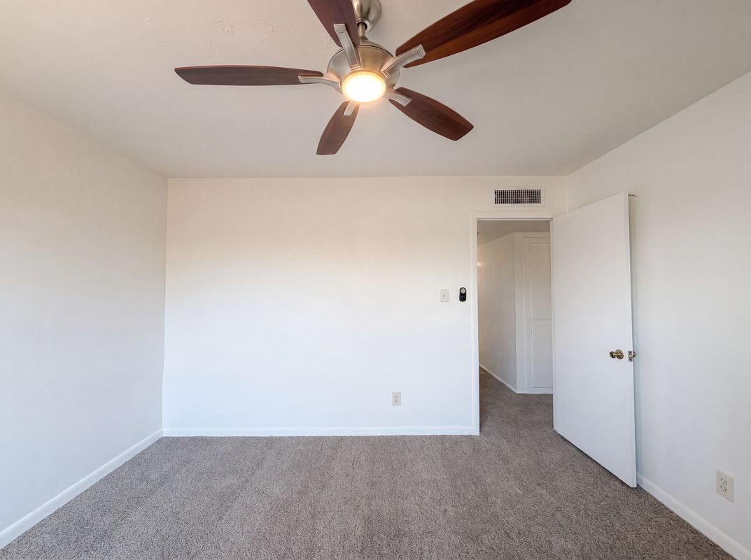 Photo 9 of 21 of 3115 N 53rd Dr, Phoenix, AZ