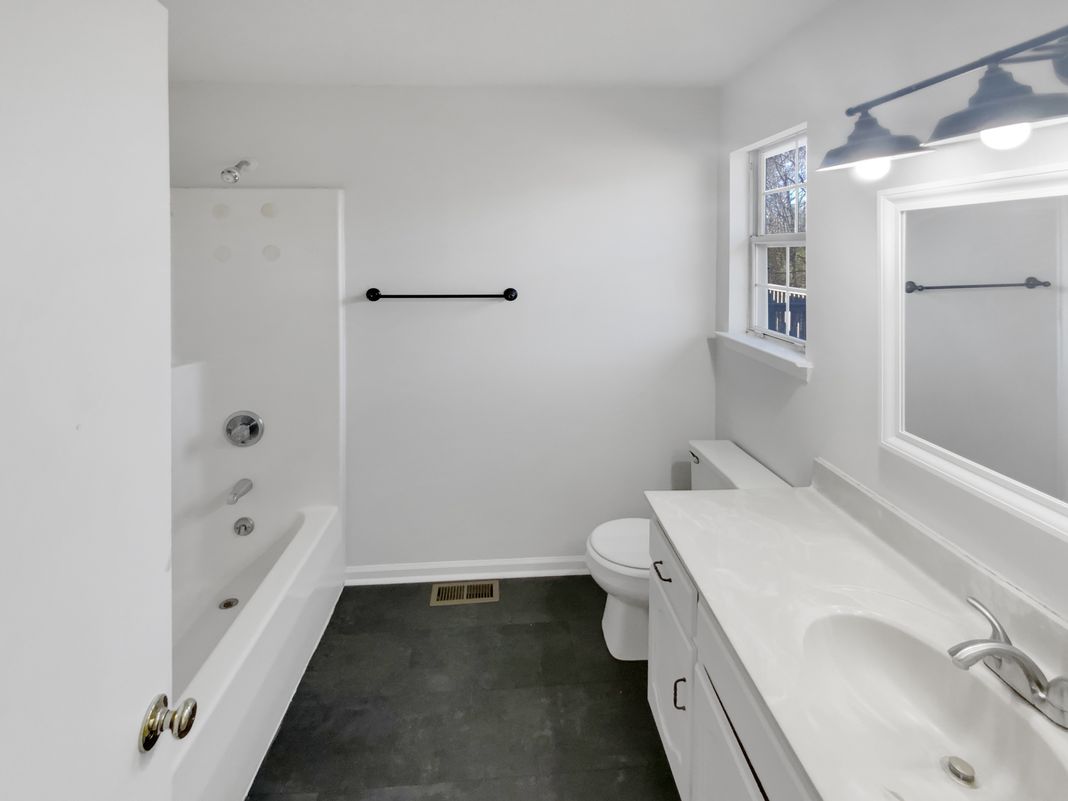 Photo 19 of 23 of 7511 Irongate Dr, Hixson, TN