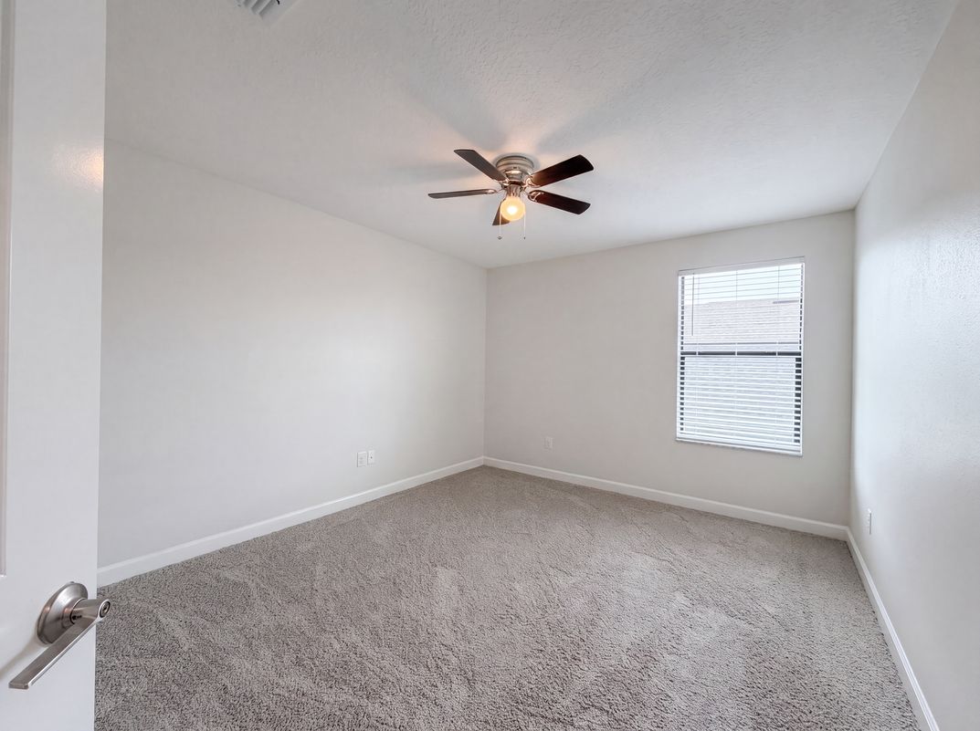 Photo 16 of 36 of 9709 Ivory Dr, Sun City Center, FL