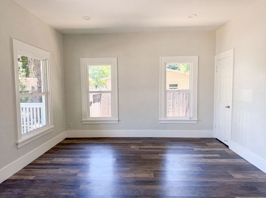 Photo 6 of 29 of 1860 W Willow St, Stockton, CA