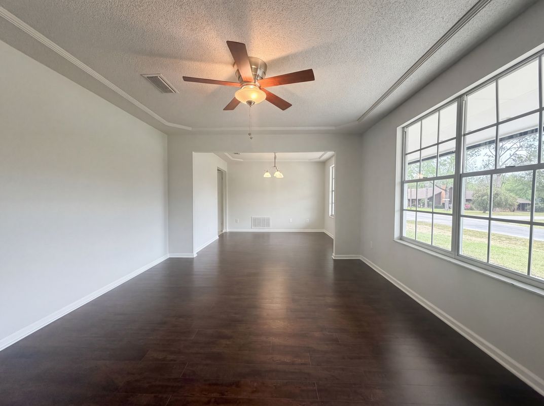 Photo 8 of 22 of 606 Gulfstream Trl S, Orange Park, FL