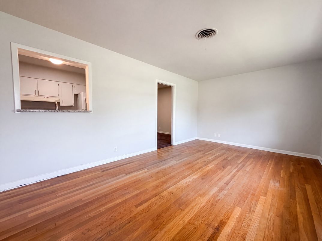Photo 6 of 15 of 4922 Bernadine Dr, San Antonio, TX
