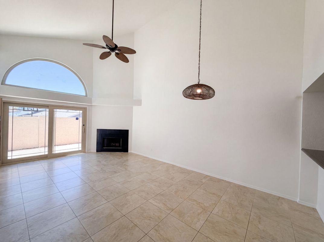 Photo 3 of 19 of 1111 W Summit Pl, Chandler, AZ
