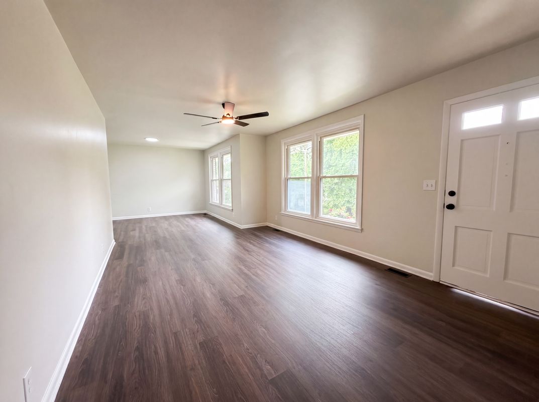 Photo 8 of 18 of 724 Woodmere Dr, Nashville, TN
