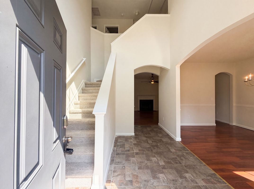 Photo 6 of 29 of 6257 Polar Fox Ct, Riverdale, GA