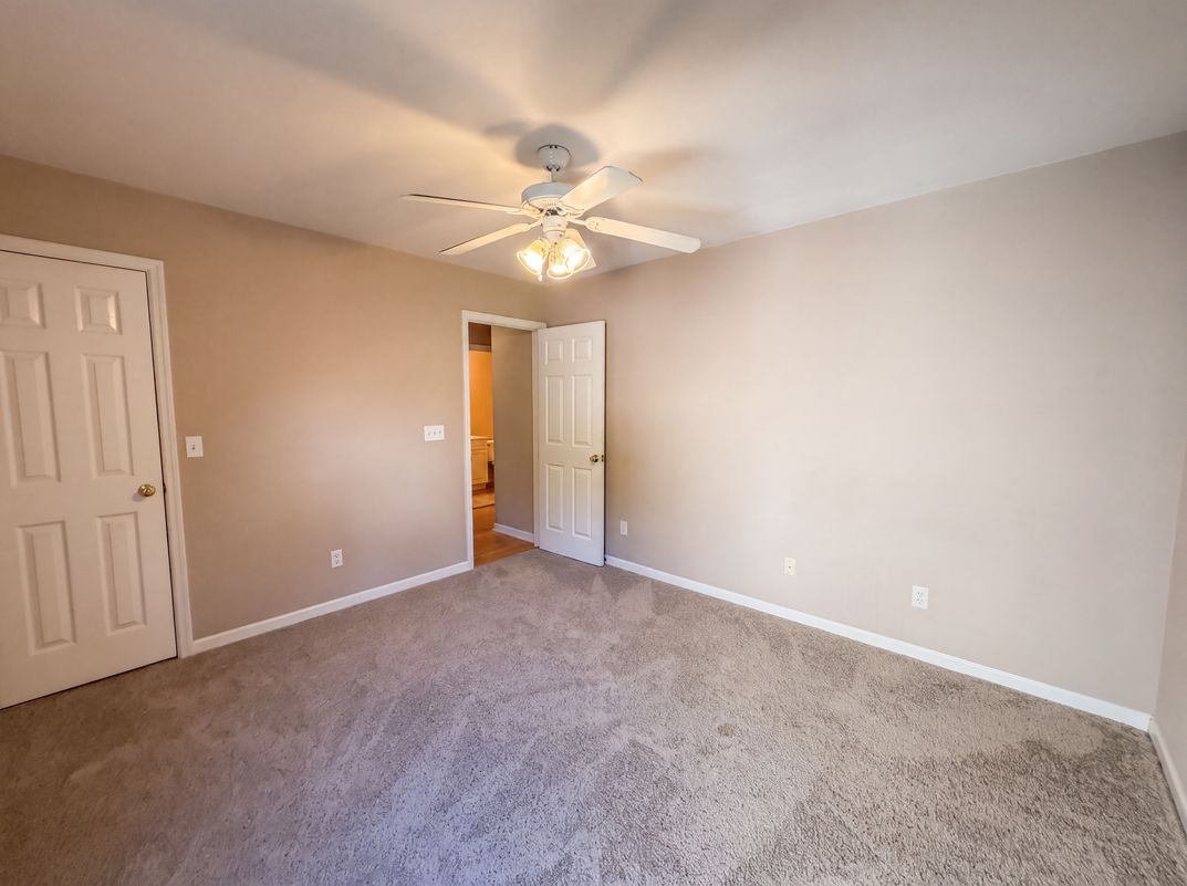 Photo 11 of 20 of 9325 Ayscough Rd, Summerville, SC