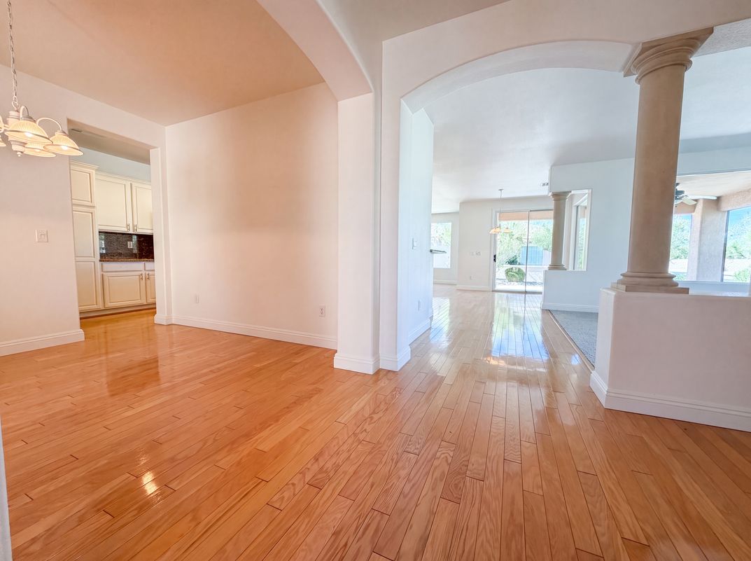 Photo 6 of 23 of 10228 Donde Ave, Las Vegas, NV