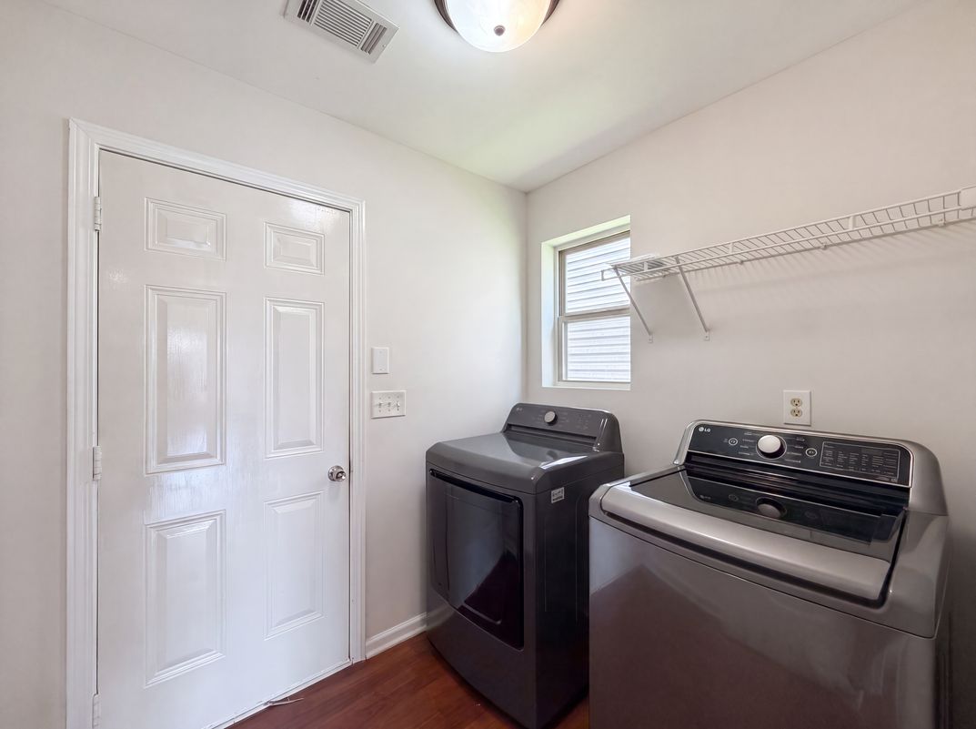 Photo 15 of 26 of 4981 Summersun Dr, Morrow, GA