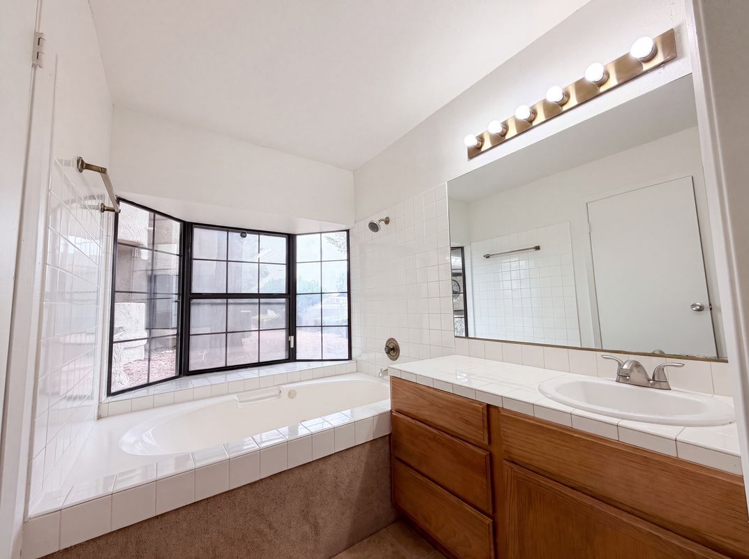 Photo 12 of 24 of 5056 Jeffreys St, Las Vegas, NV