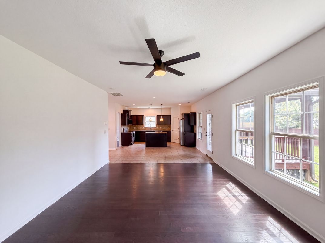 Photo 10 of 44 of 791 W Glenview Dr, Lenoir City, TN
