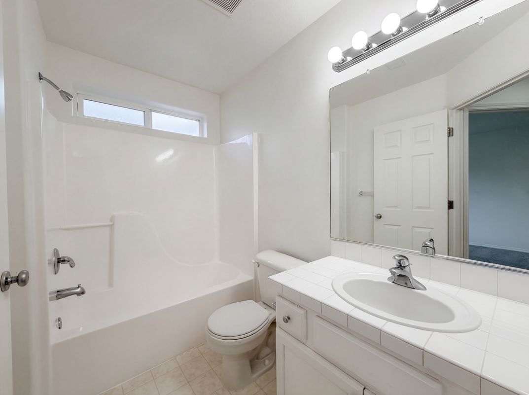 Photo 6 of 22 of 1262 NE Kinney St, Hillsboro, OR