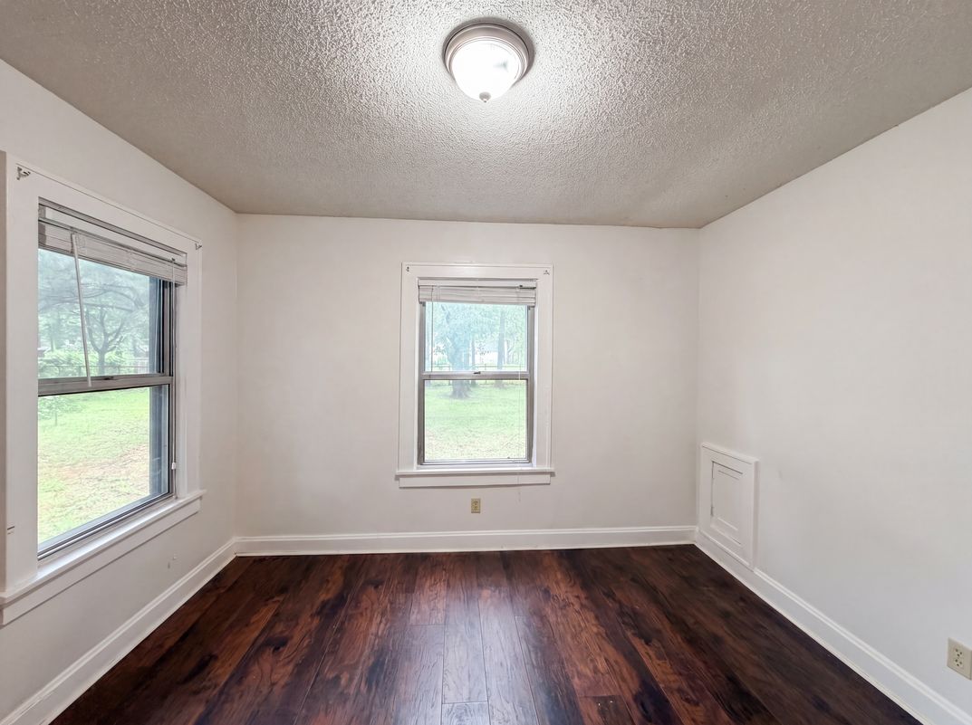 Photo 8 of 21 of 11304 E 55th Ter, Raytown, MO