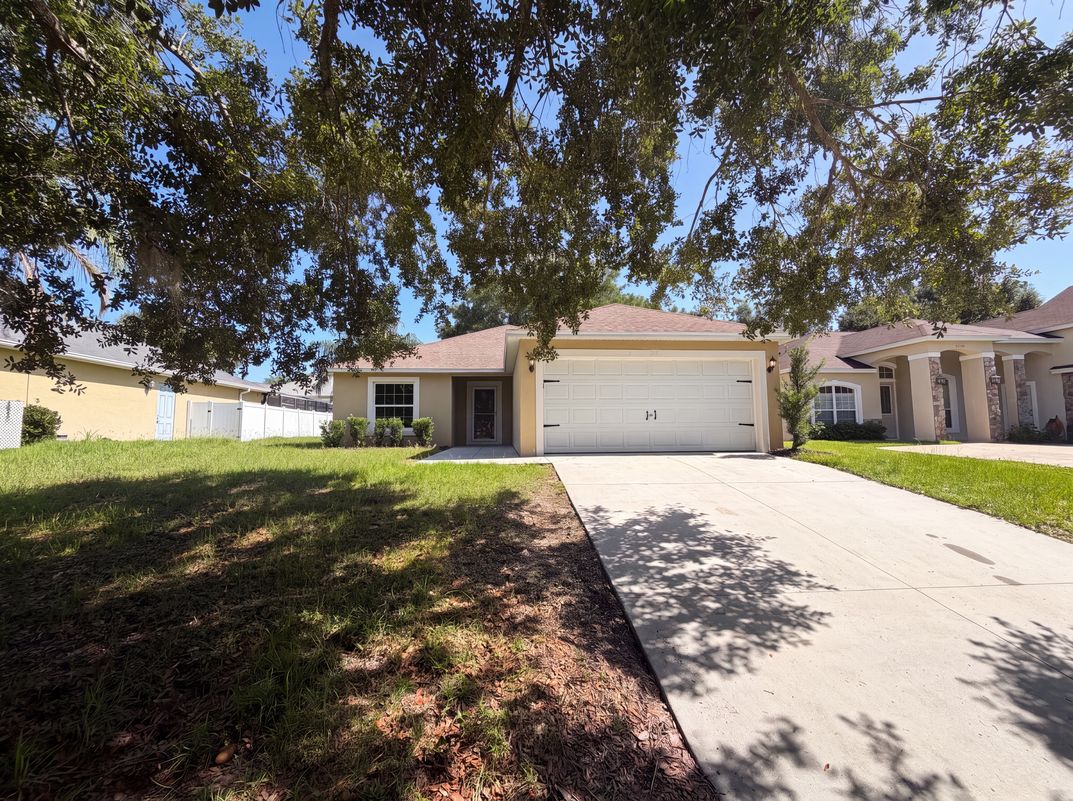 Photo 20 of 23 of 33137 Irongate Dr, Leesburg, FL
