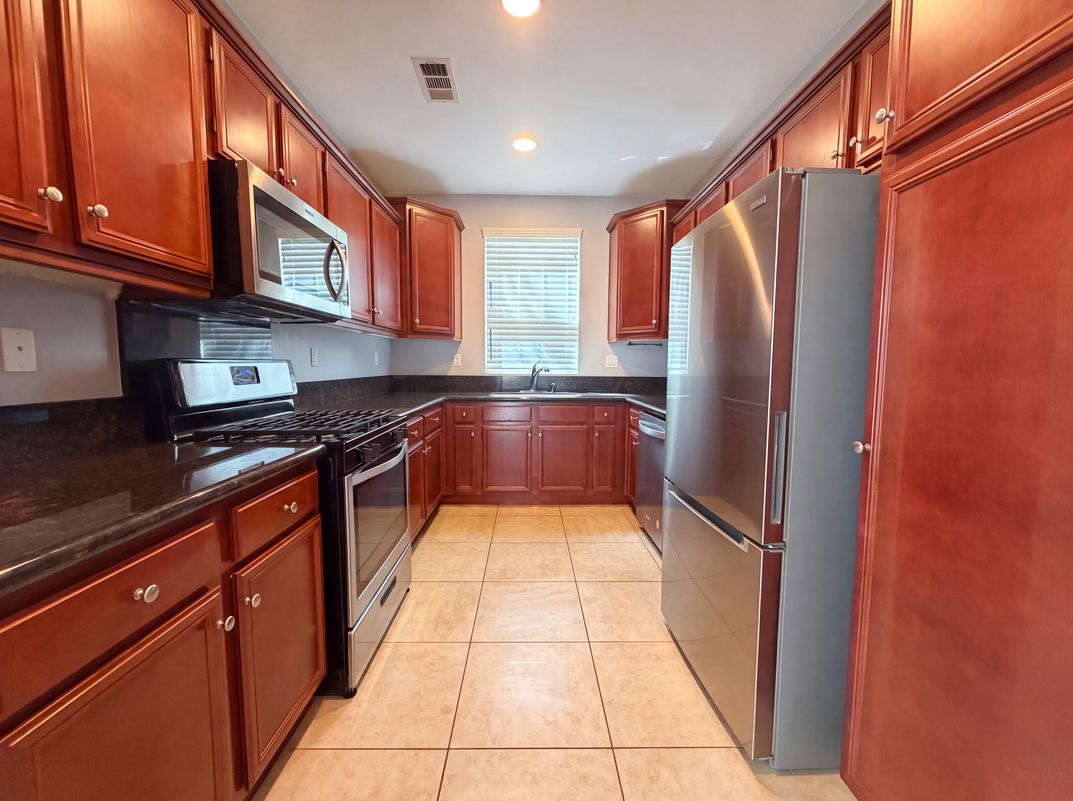 Property photo 2 of 31891 Domenoe Way