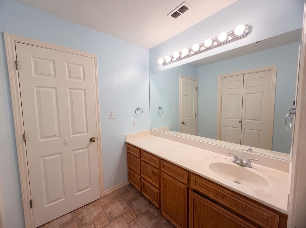 Photo 17 of 25 of 14925 Beal Dr, Corpus Christi, TX