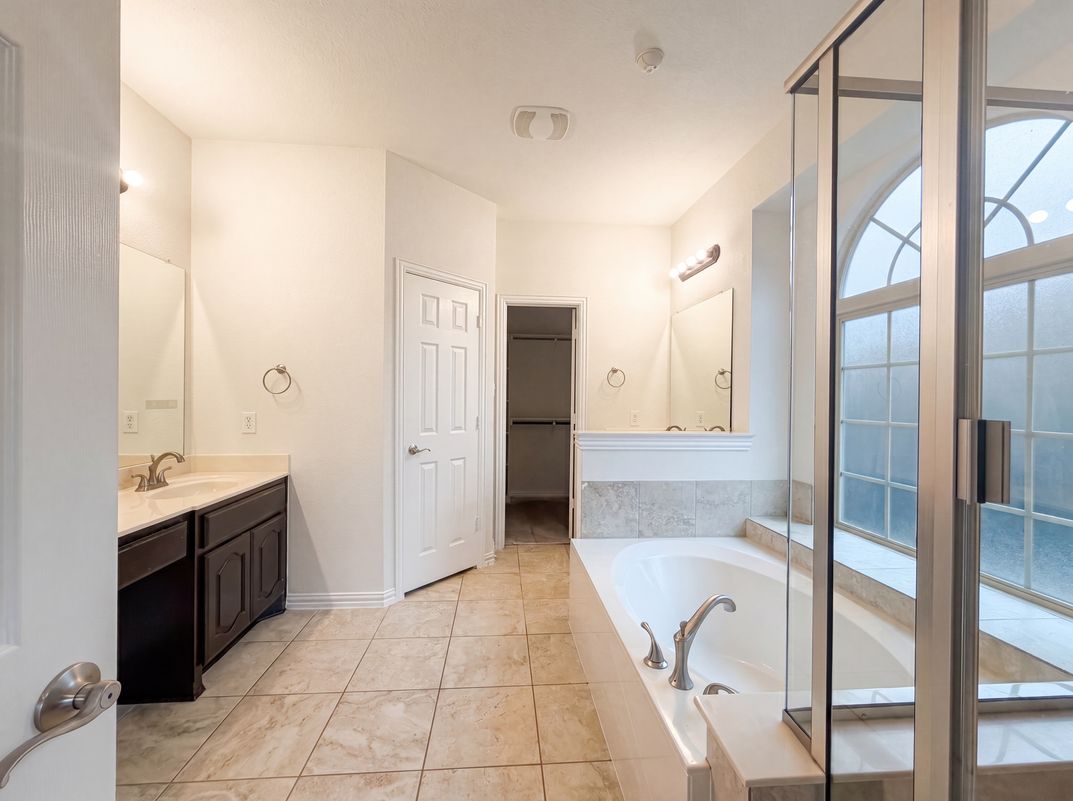 Photo 12 of 17 of 1421 Caruth Ln, Celina, TX
