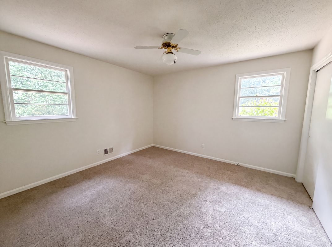 Photo 8 of 16 of 406 Lafayette Way, Camden, SC