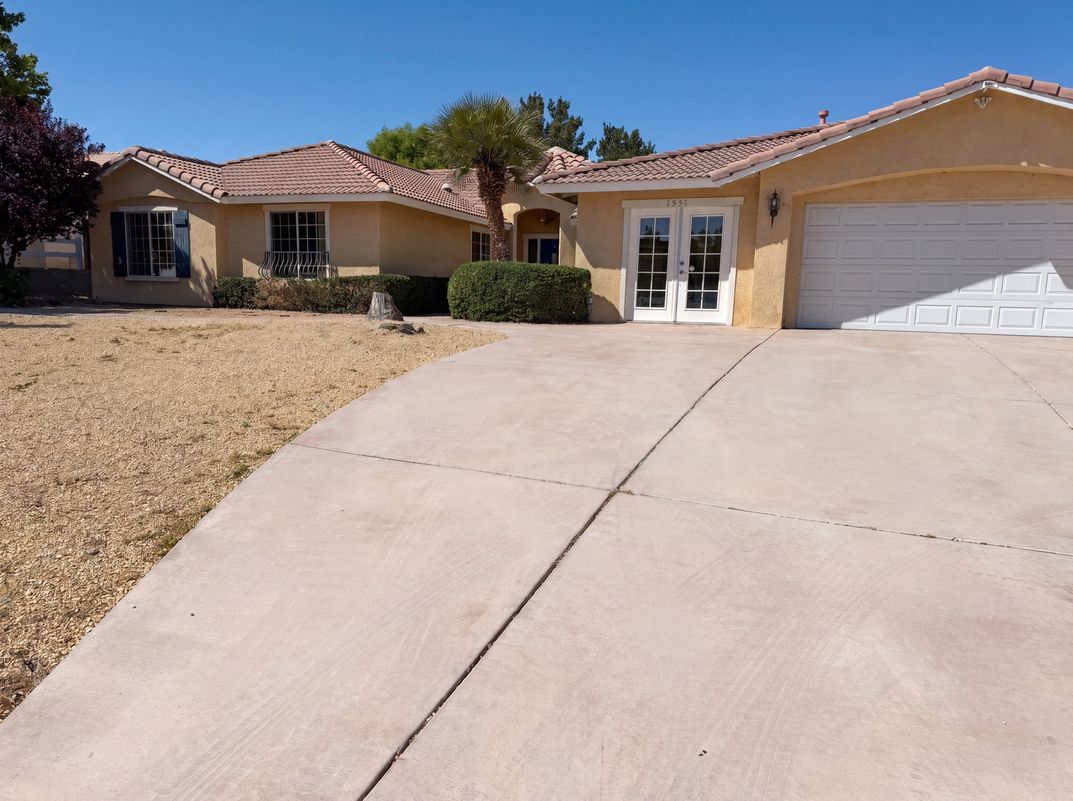 Property photo 1 of 15358 Lookout Rd