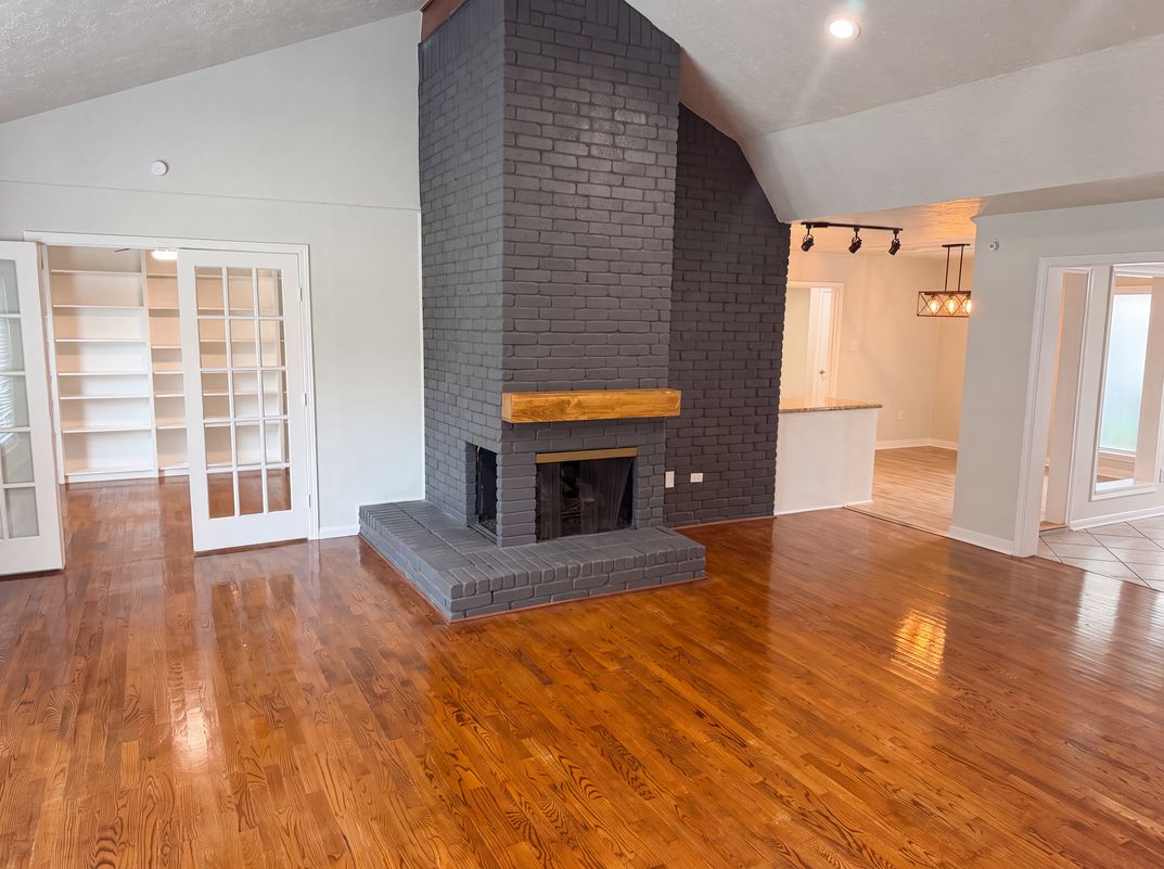 Photo 3 of 26 of 14923 Aspen Hills Dr, Houston, TX