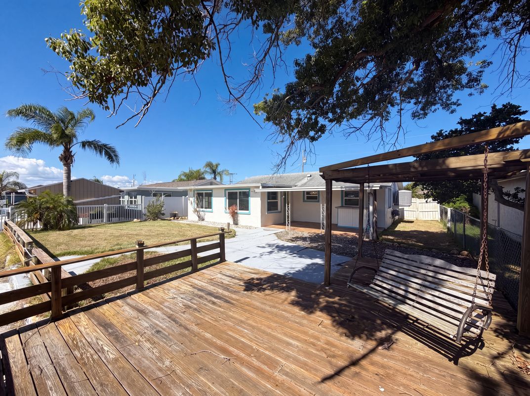 Photo 5 of 30 of 13638 Evelane Dr, Hudson, FL