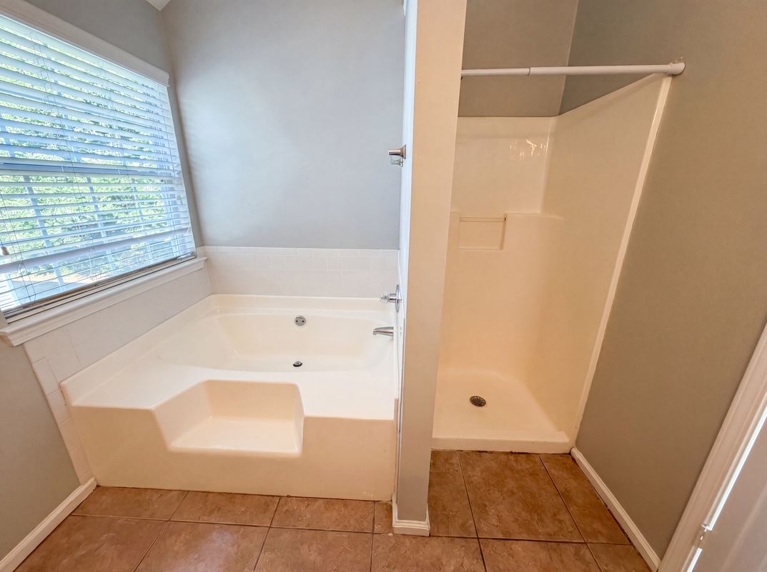Photo 16 of 26 of 3045 Stonebridge Creek Dr, Lithonia, GA