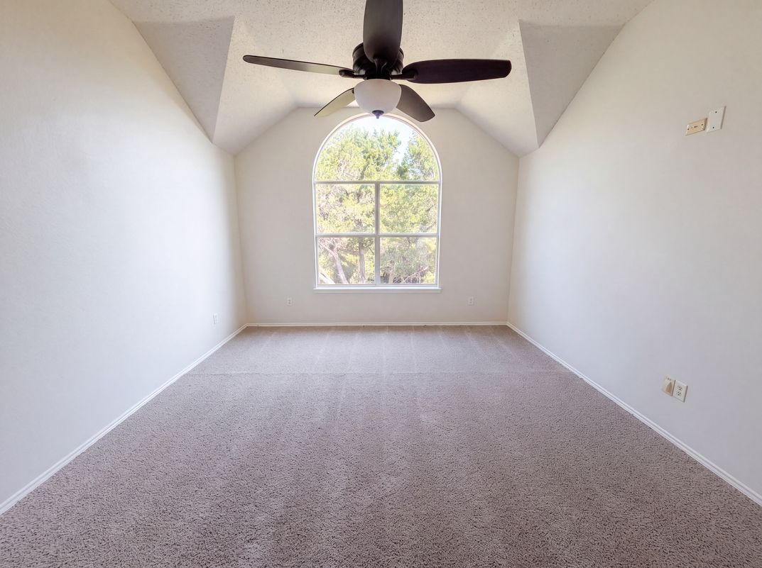 Photo 9 of 20 of 448 N Waterford Oaks Dr, Cedar Hill, TX
